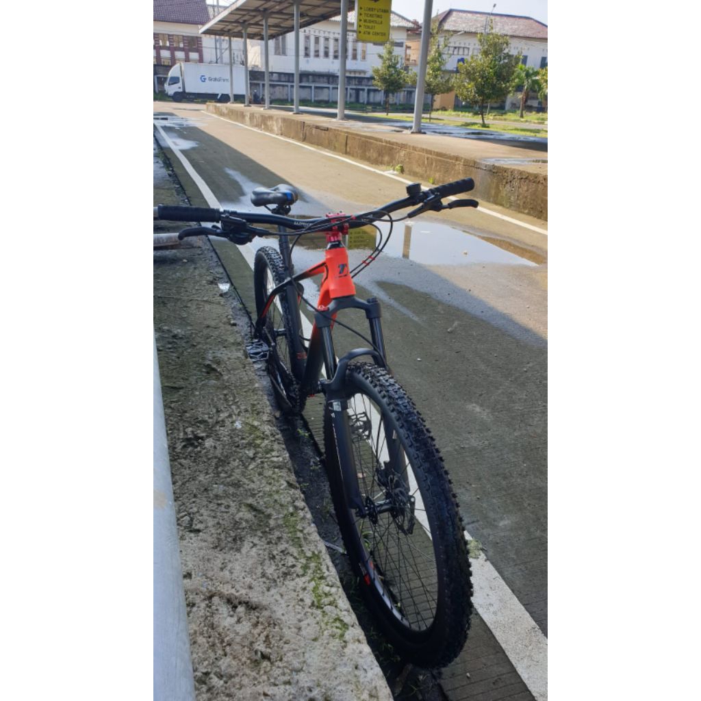 Sepedah MTB united SL7 uk 275 sudah upgrade /costum 70%dijamin tidak kecewa