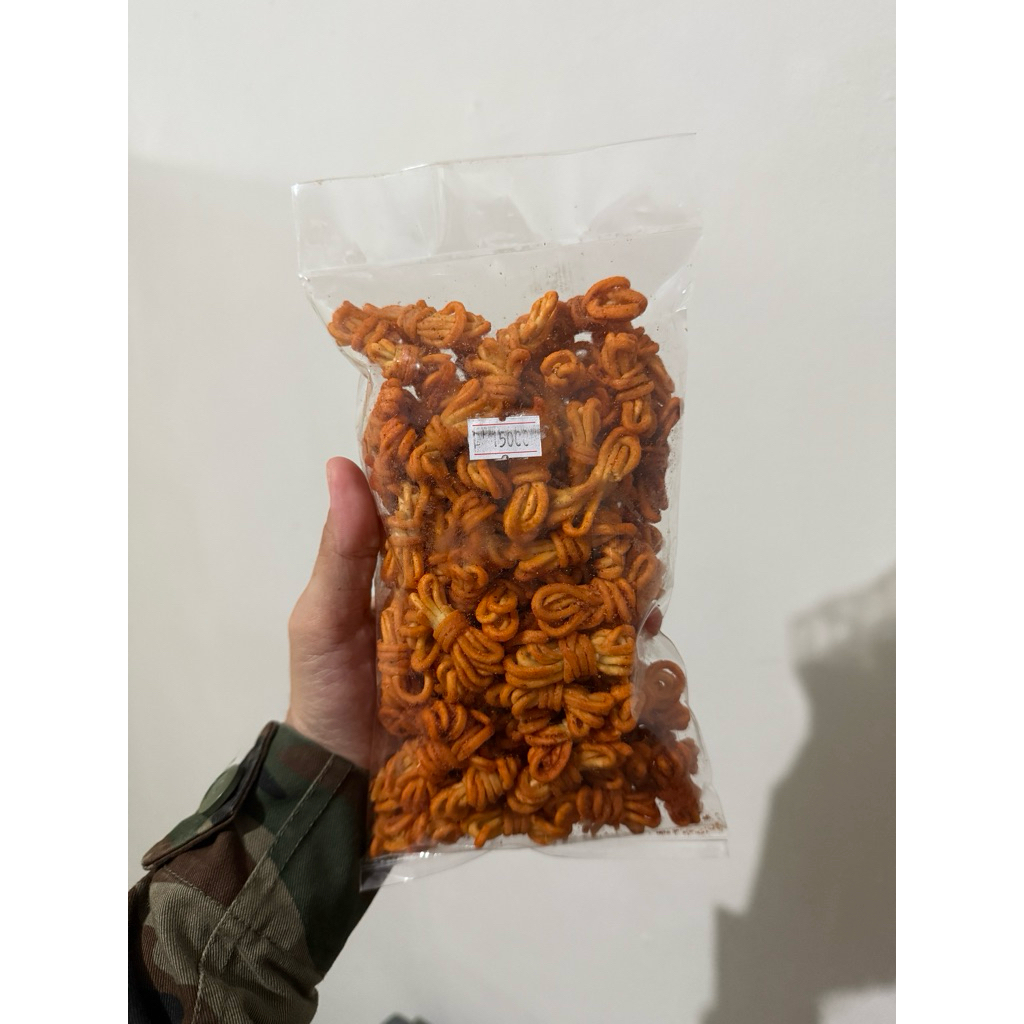 

KERIPIK LILIT PEDAS 250GR