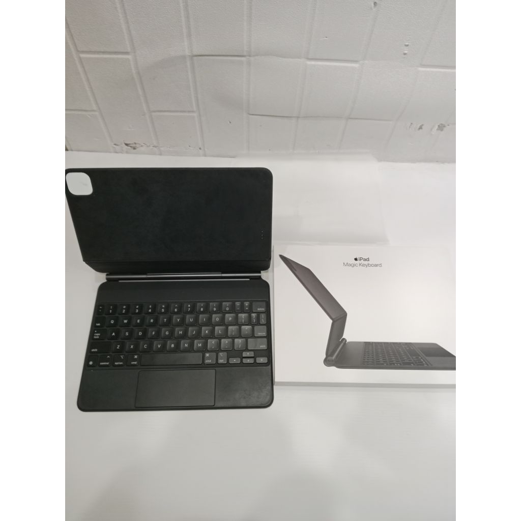 Apple Magic Keyboard iPad Pro 11 inch Second iBox Mulus Fullset  original Murah