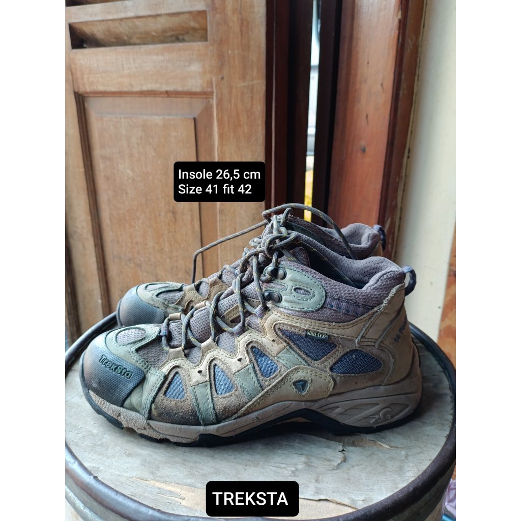 sepatu gunung second treksta size 42