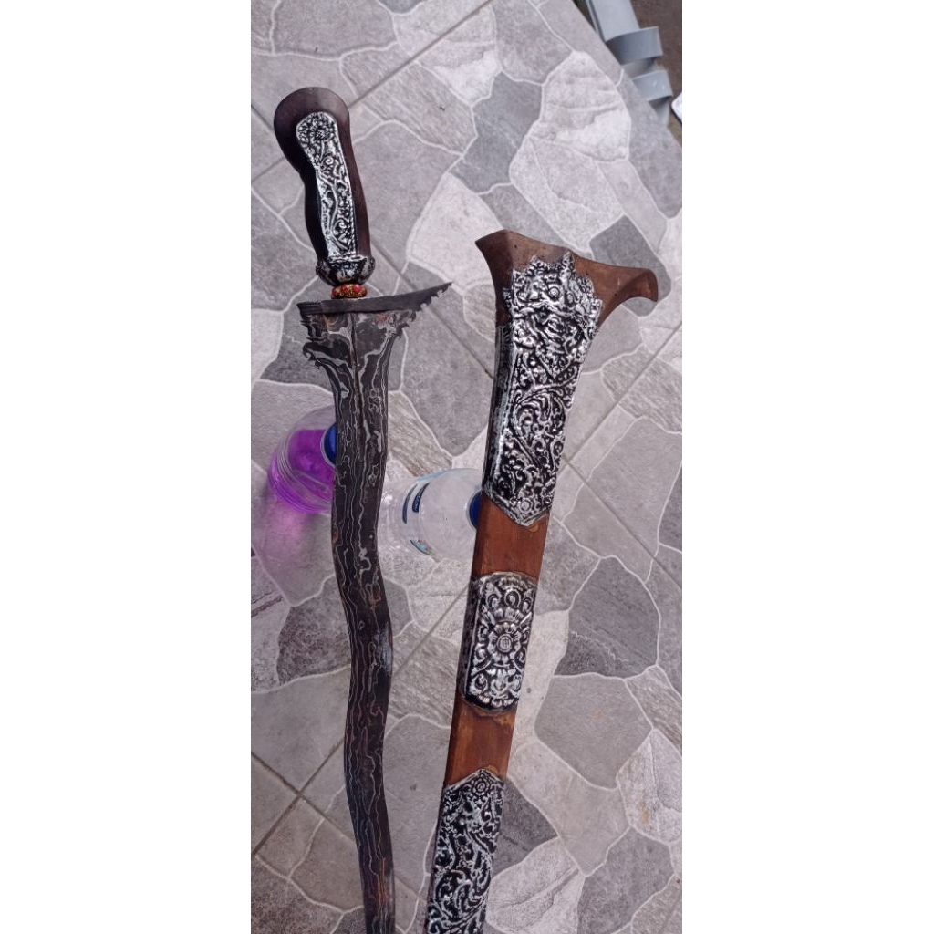 Keris Bali pamor kulit semangka panjang bilah 41 cm