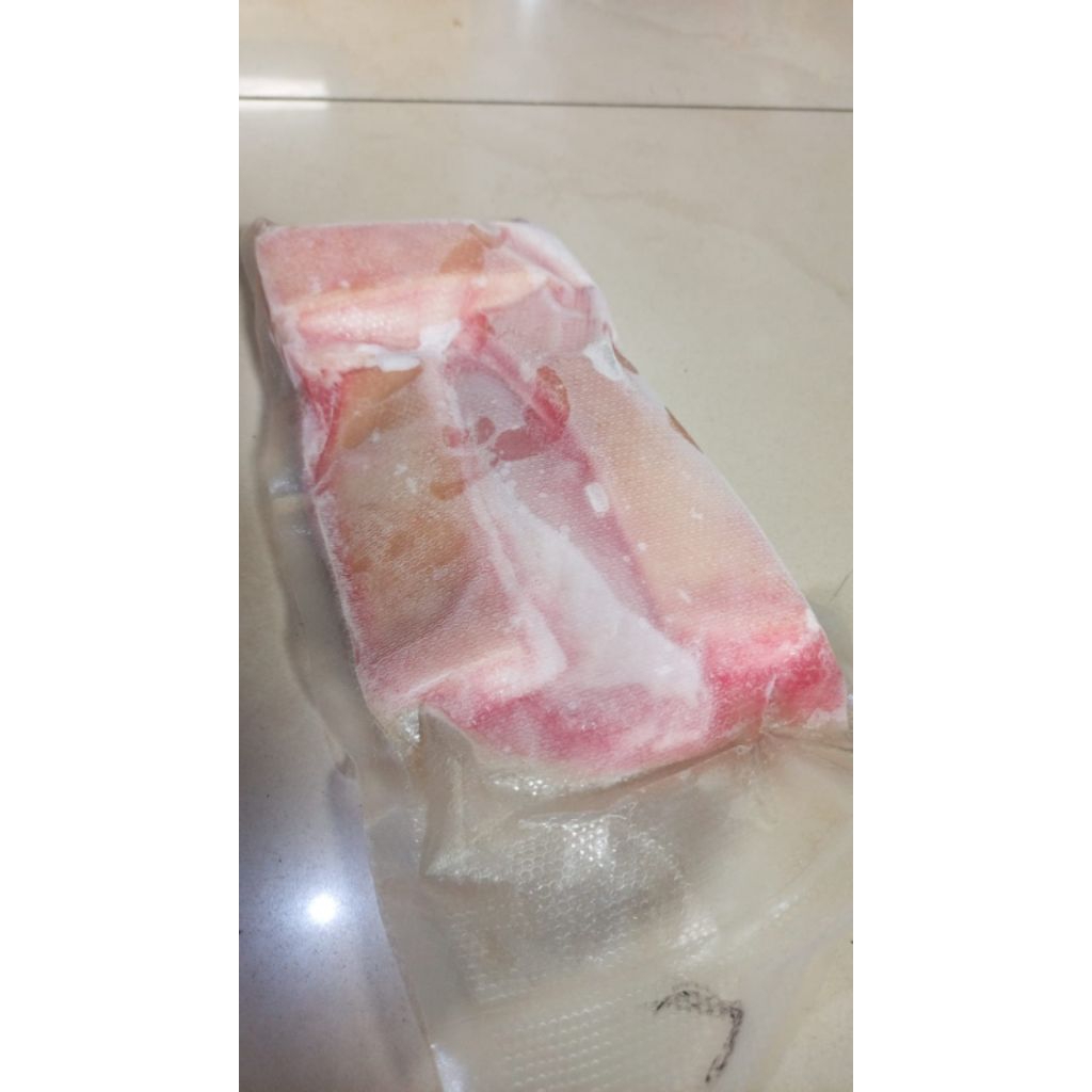 

Daging babi Samcan Lokal Grade B