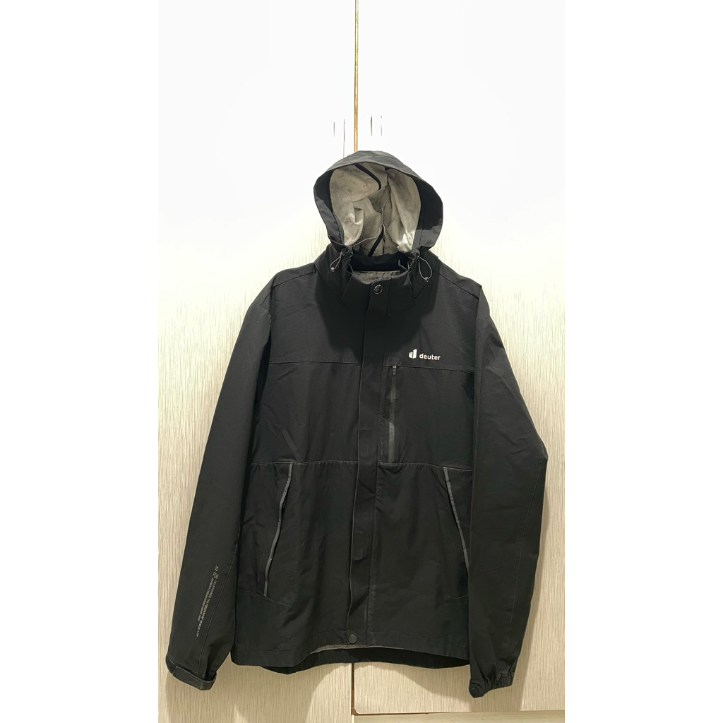 Jaket Outdoor Deuter