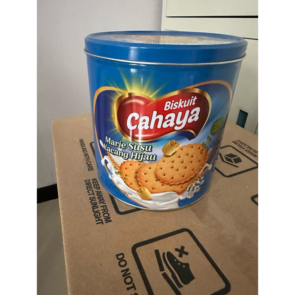 

Biskuit Cahaya perkarton isi 6 kaleng