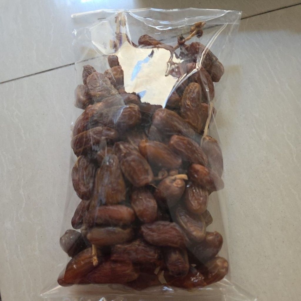 

kurma tunisia tangkai kemasan hemat 1kg