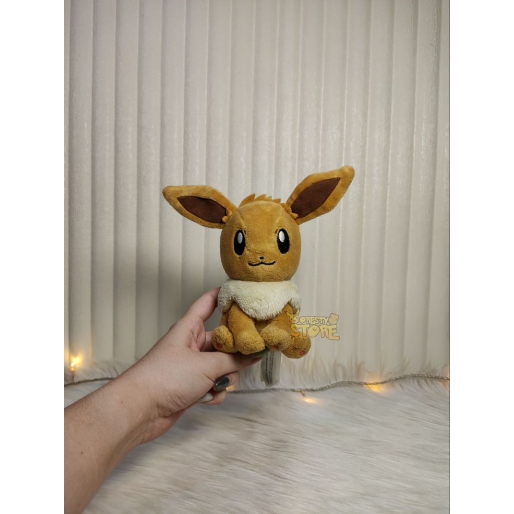 Boneka Pokemon Eevee Sitting Cuties - Pokemon Center
