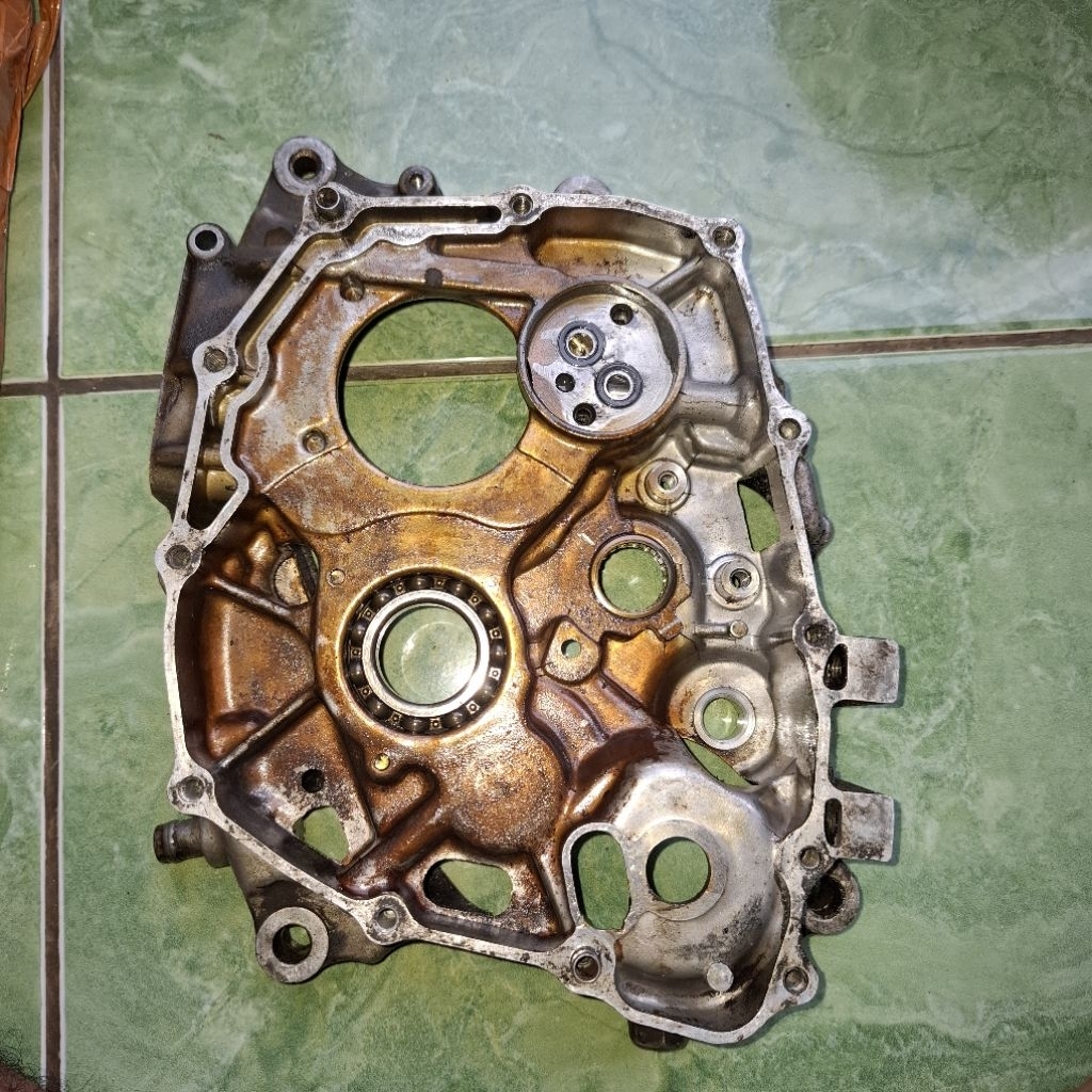 krengkes kanan mesin megapro/ tiger