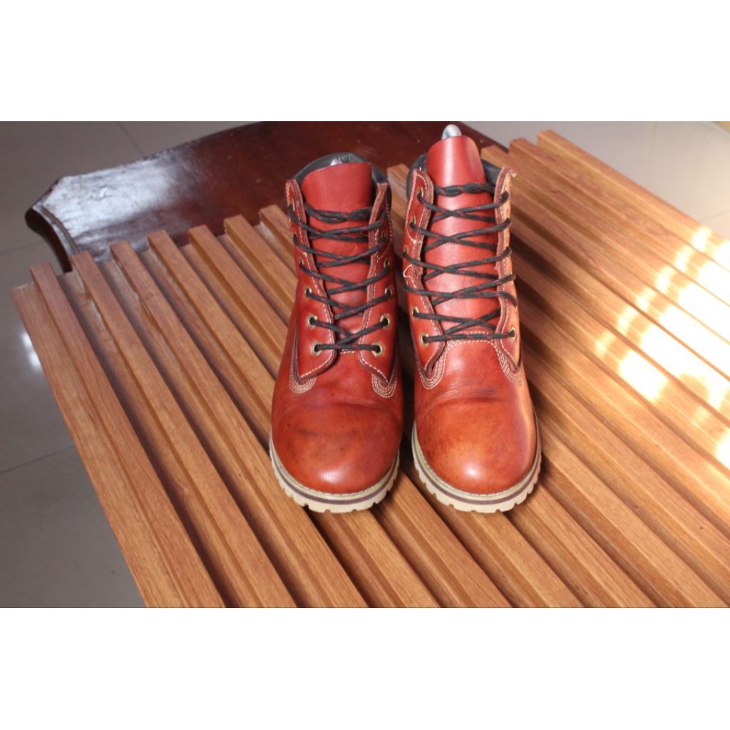 Sepatu boot high red cerry moctoe" Hawkins" upper kulit asli, outsole roundtoe. size 38 up to 39. in