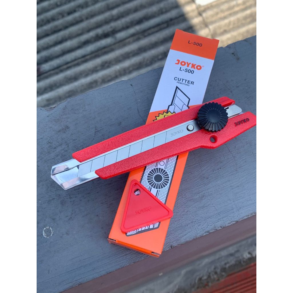 

Cutter Joyko Besar L-500 Original Pisau Kuat dan Tajam