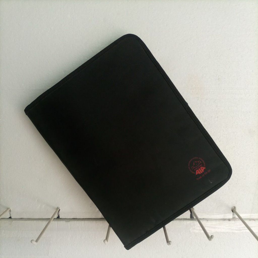 

AIA Black Map-alas-33cm-tinggi-25cm-preloved