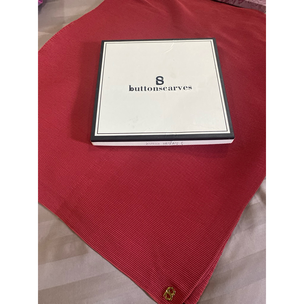 Preloved hijab Button scarves