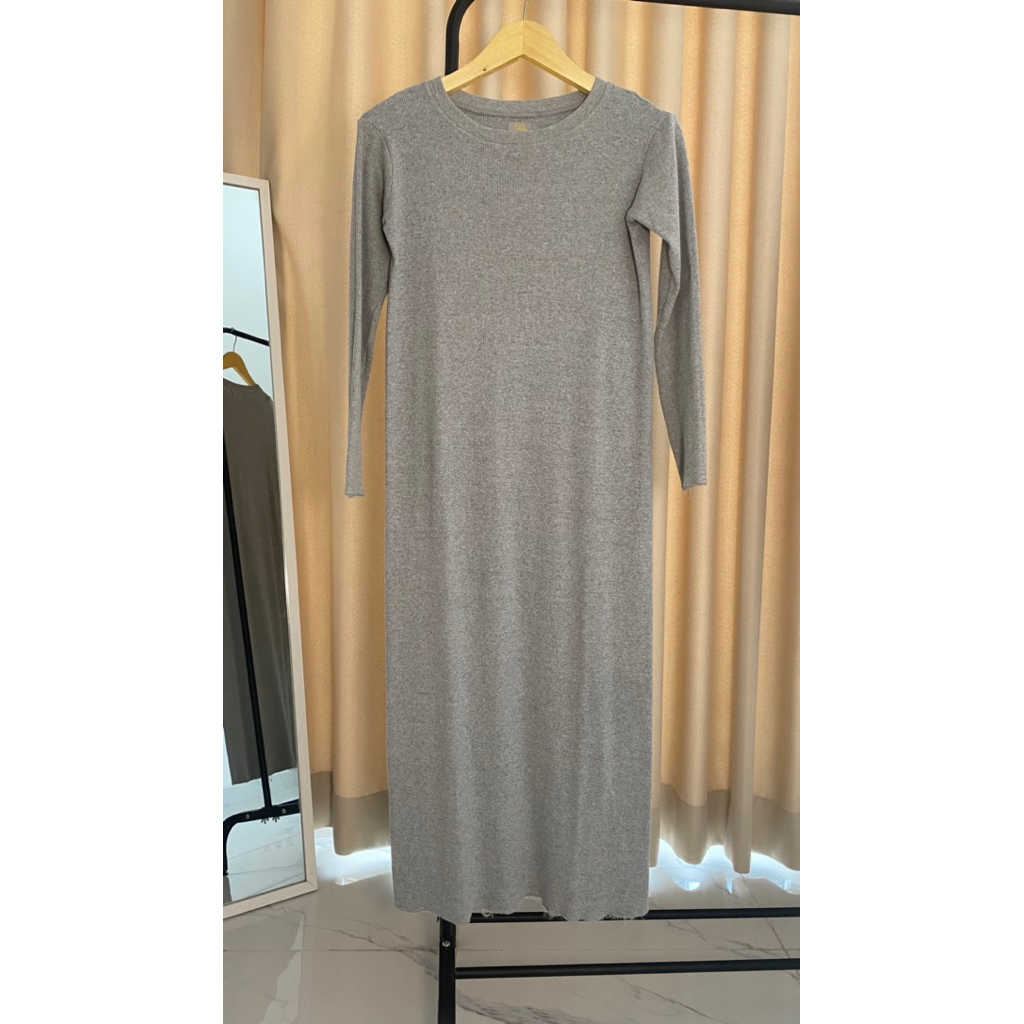 PRELOVED KNIT LONG DRESS warna silver