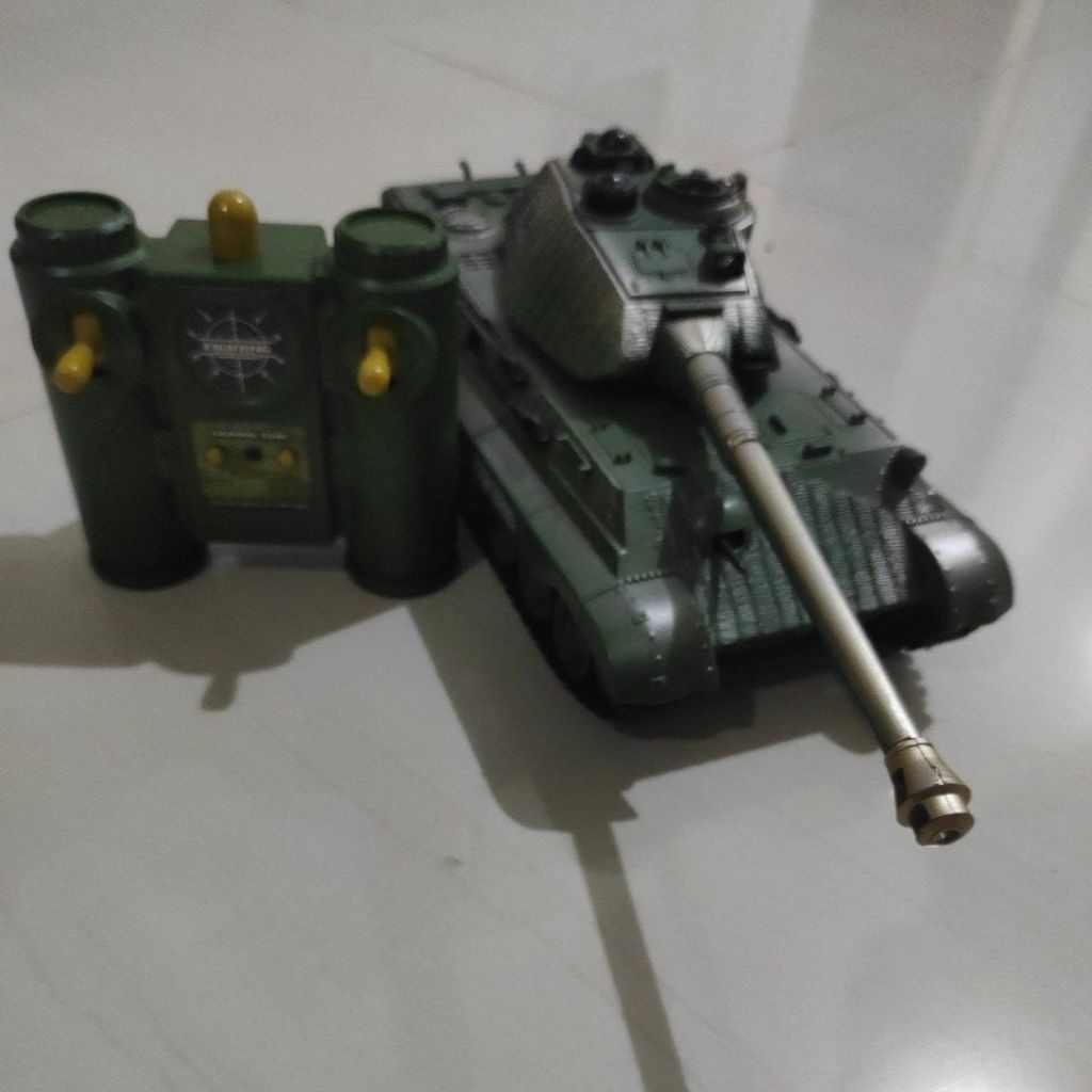 RC TANK KING TIGER (BEKAS) BACA DESKRIPSI