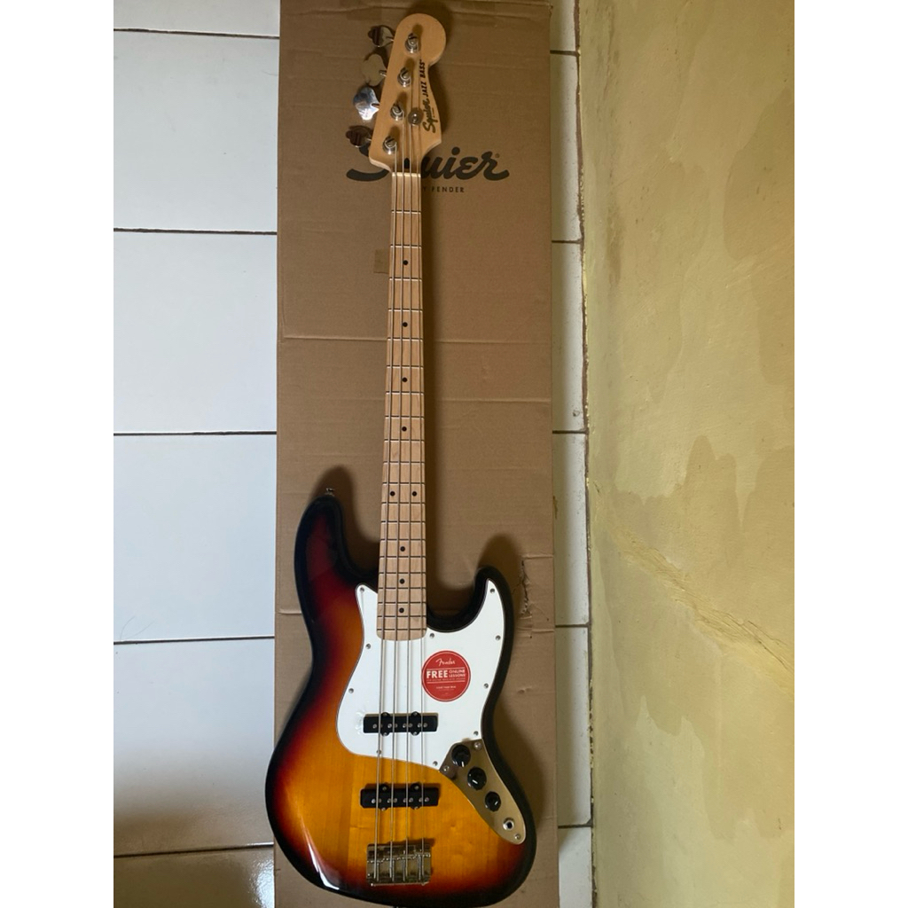 Squier Jazz Bass Affinity like new