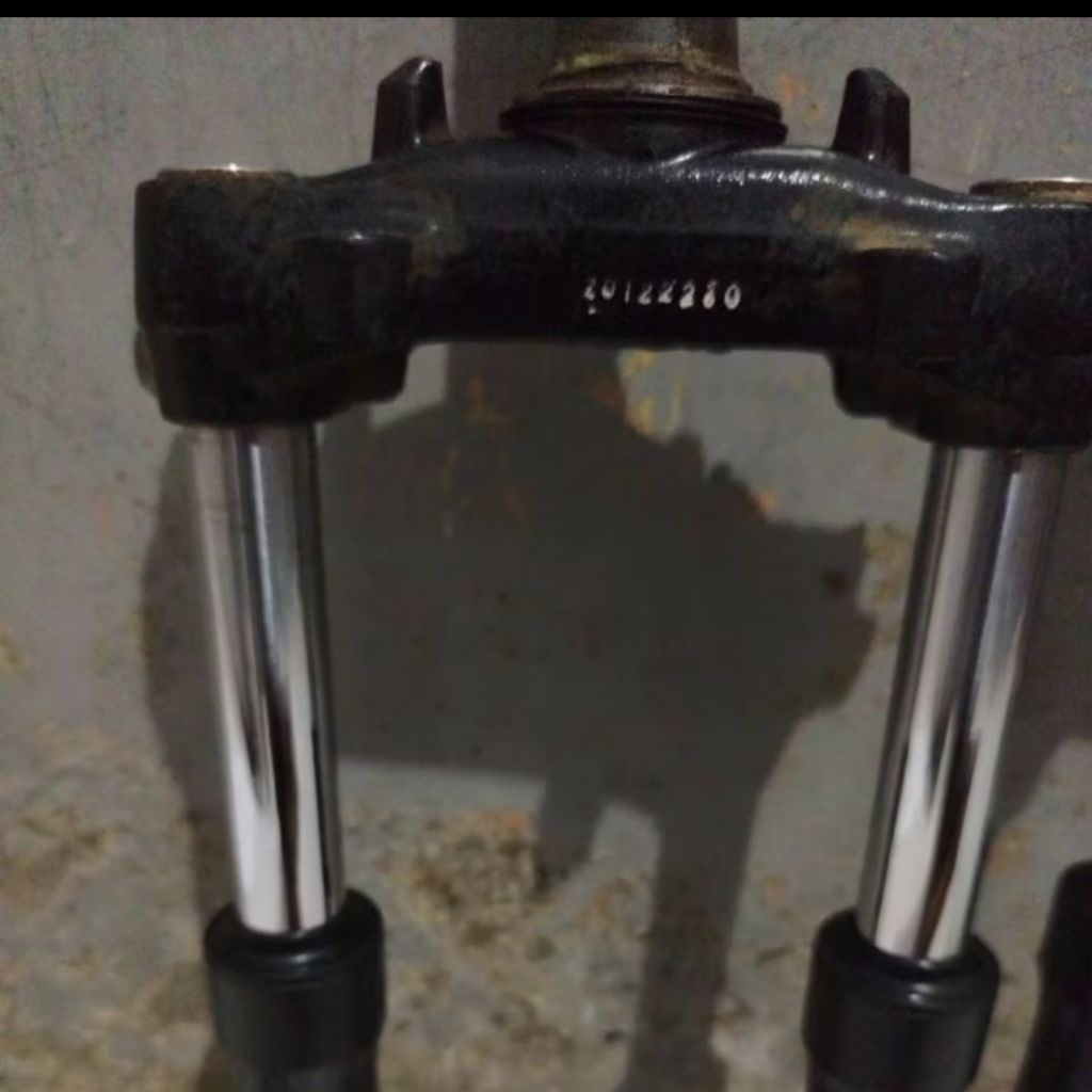 skok depan komplit set segitiga honda beat led/honda beat street led.barang second original lepasan 