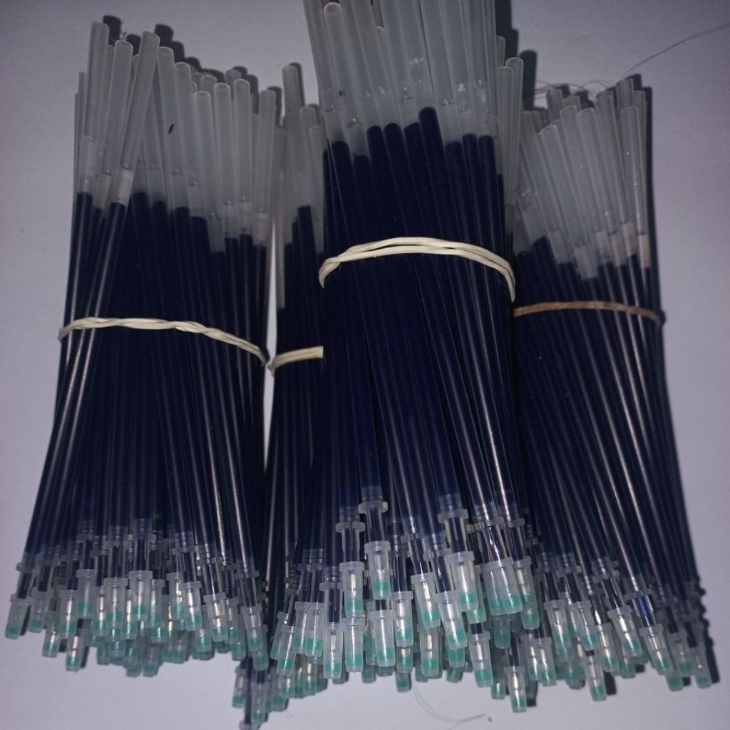 

Tinta Pulpen Gel ink Biru