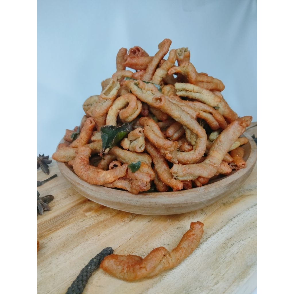 

kripik usus pedas daun jeruk