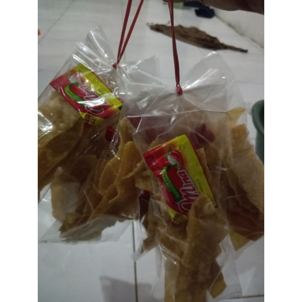 

KERIPIK BAWANG RENYAH DAN GURIH 5000 isi 6