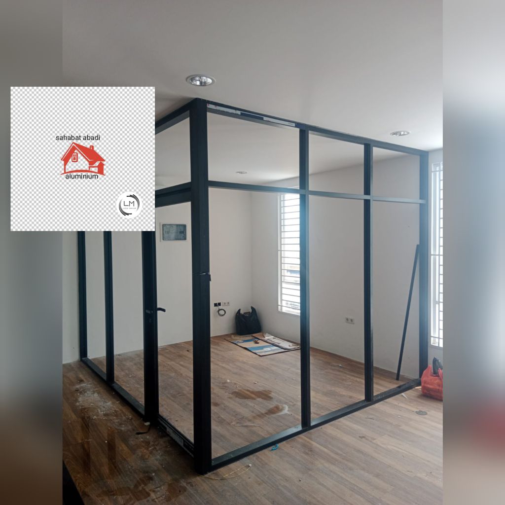Partisi aluminium kaca