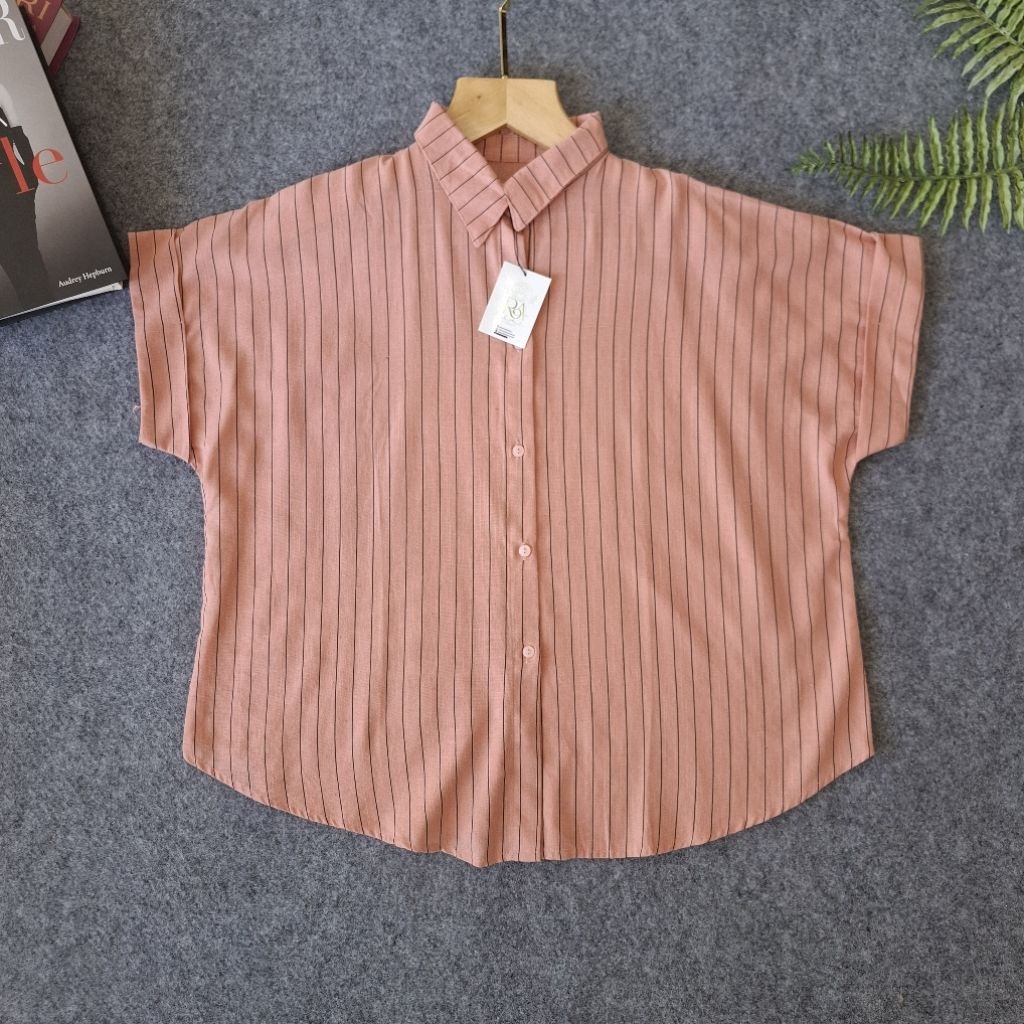 Kemeja Wanita Lengan Pendek Motif Garis – Blouse Casual Elegan | Atasan Cewek Kekinian