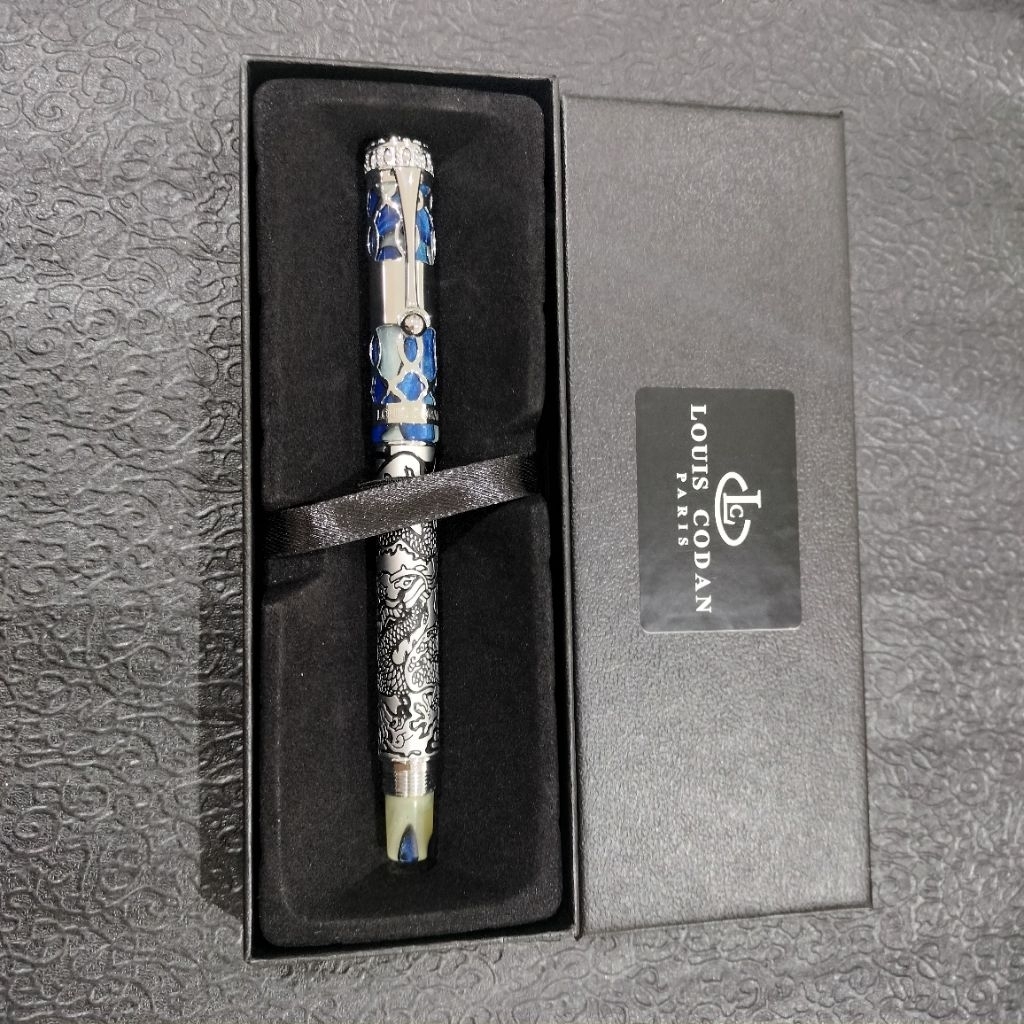 

Louis codan uniq pen motif Ukiran NAGA Roller ball / SIGN PEN