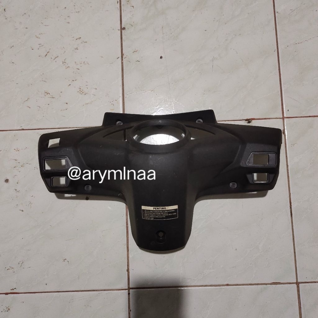 COVER BATOK BELAKANG VARIO 110 LAMA KARBU 5320B-KVB-930 ORIGINAL AHM