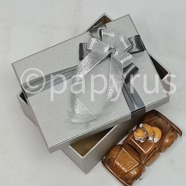 

PAPYRUS 15x20 Tinggi 5cm Kotak Kado Gift Box Hadiah V3