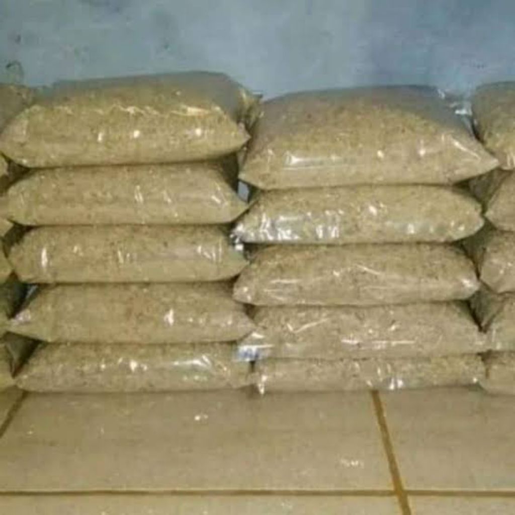

1kg oyek atau tiwul pengganti nasi