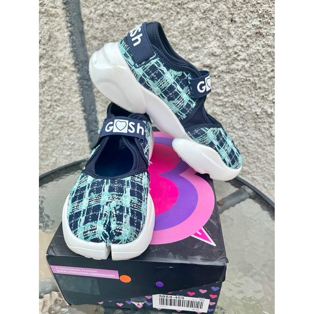 PRELOVED SEPATU GOSH