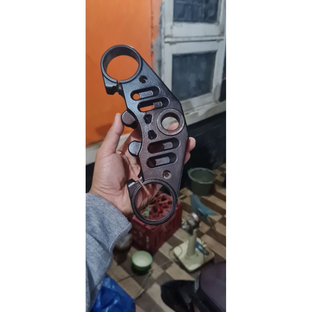 Segitiga Atas Yamaha R15 V3