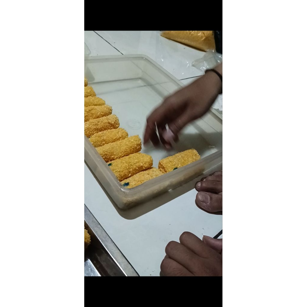 

Risoles Frozen Kulit Tipis Isi Lumer — Risol Mayo Mentai Coklat Keju Ayam — Snack Frozen Siap Goreng Pack 4-5 Pcs Satuan