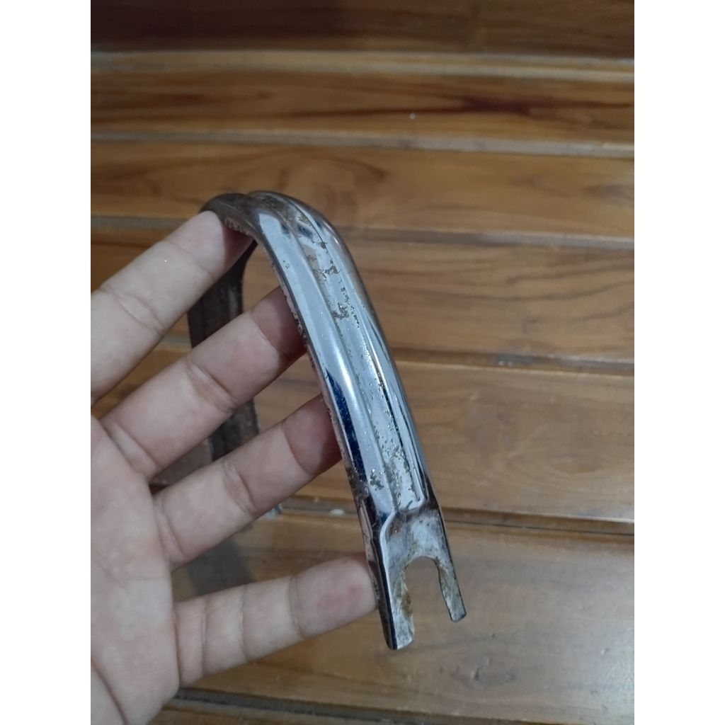 bando klem penjepit sayap honda c70,c700 original