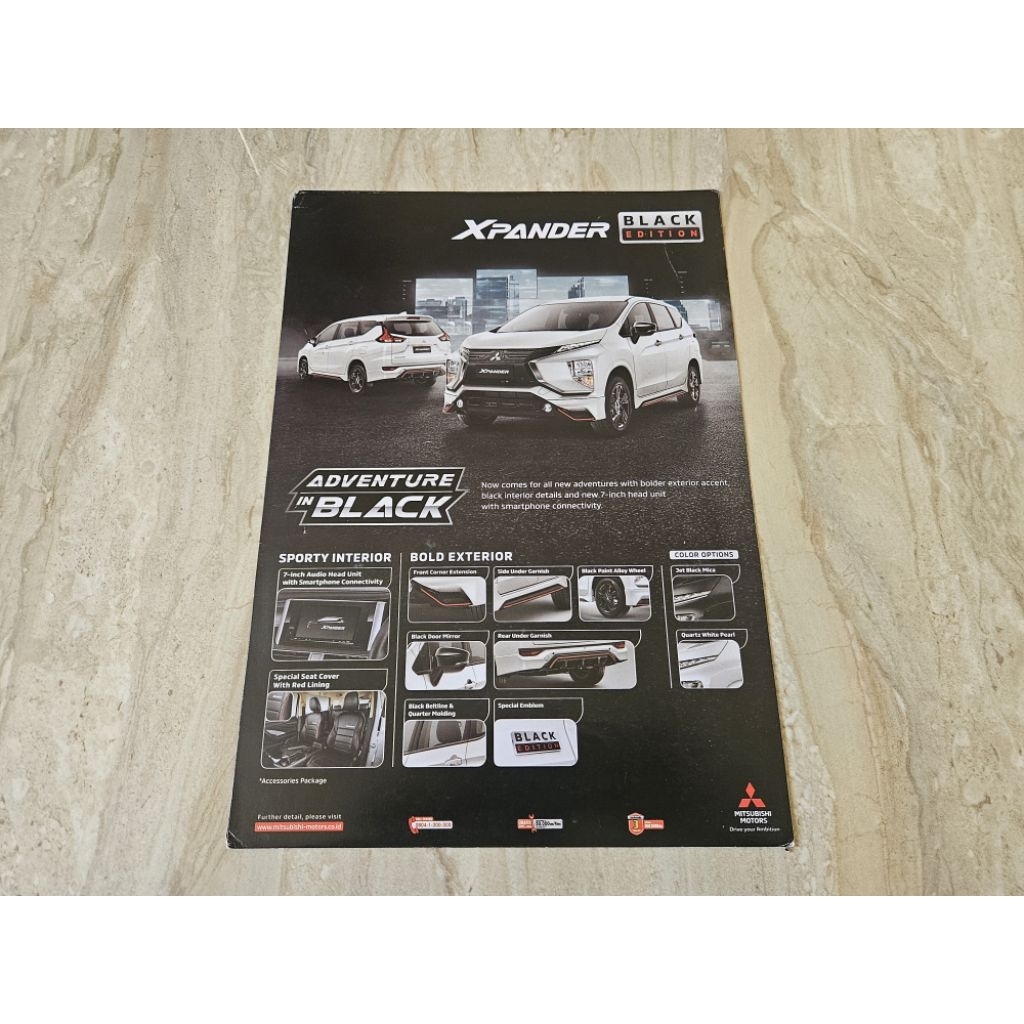 brosur katalog mobil mitsubishi xpander dan xpander cross black edition 2020 flyer