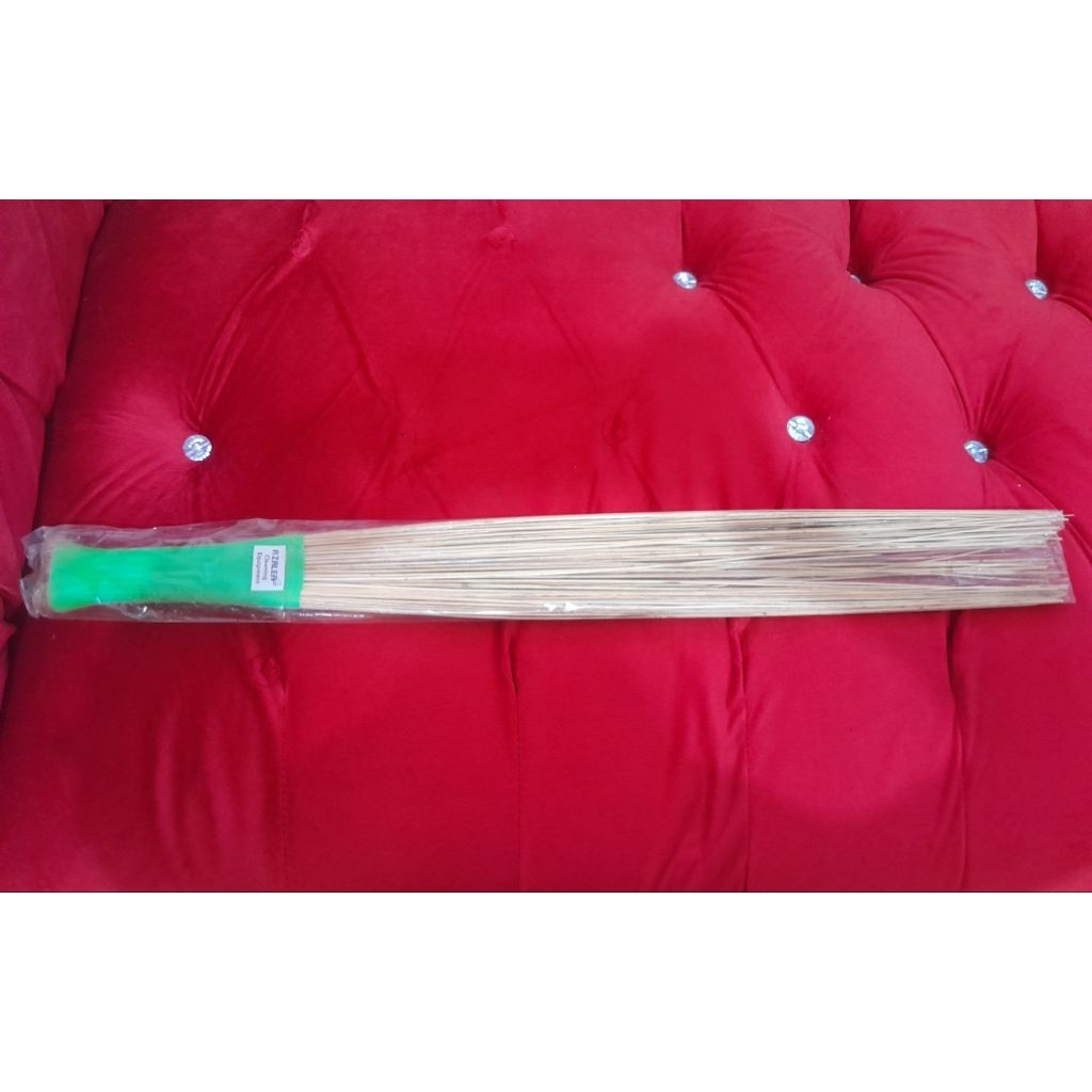 Azalea sapu lidi kelapa