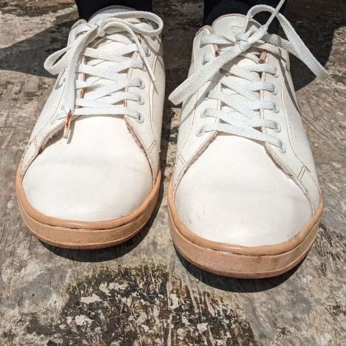 preloved sepatu import Tomkins