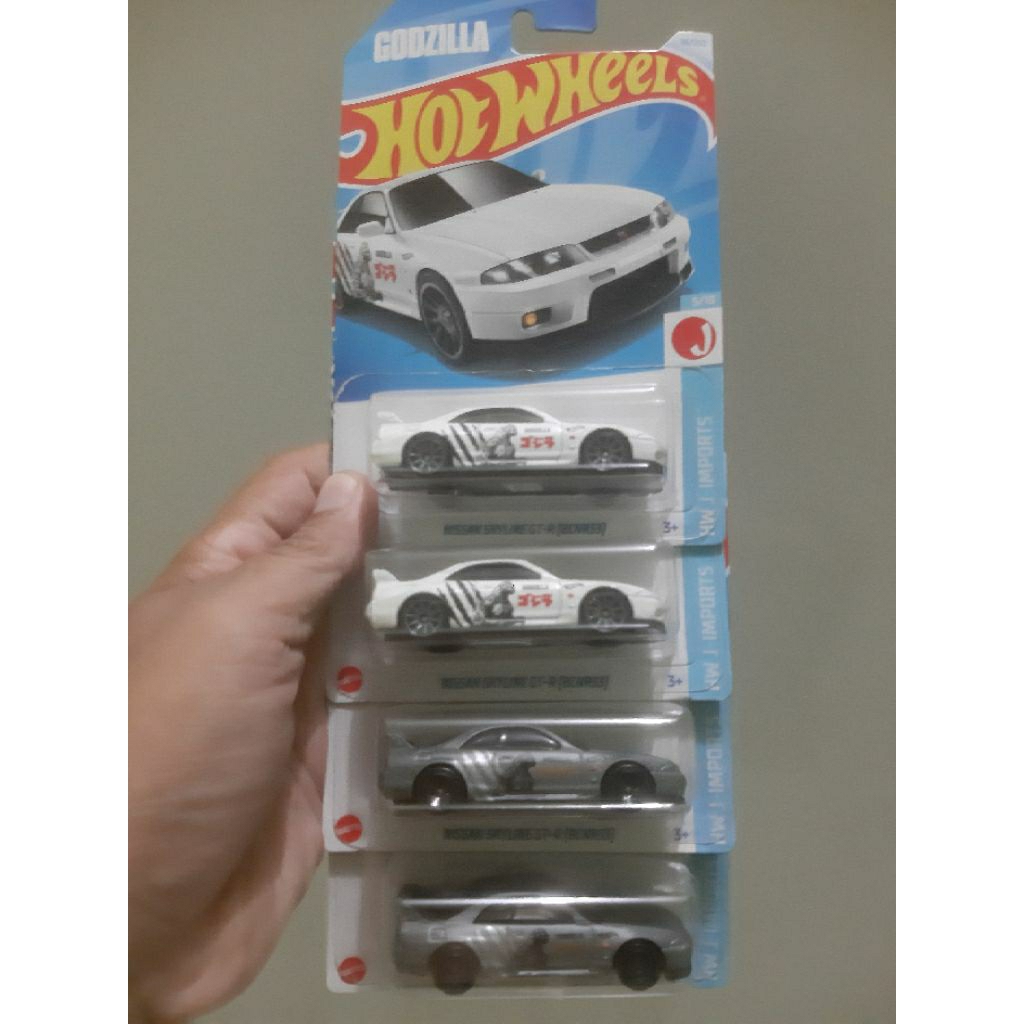 Paket Hot Wheels GODZILLA Nissan Skyline