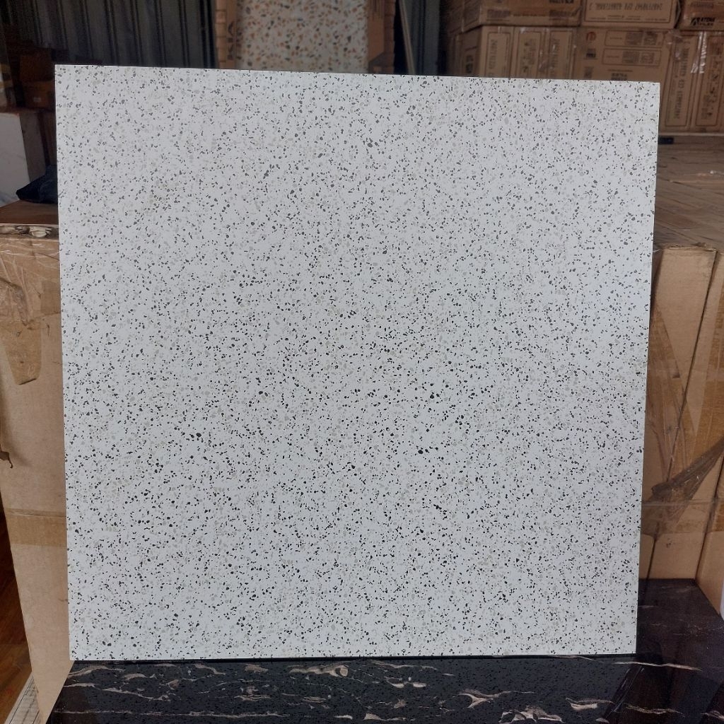 KRAMIK LANTAI PLATINUM UK 50X50 (LOGAN BLACK WHITE)