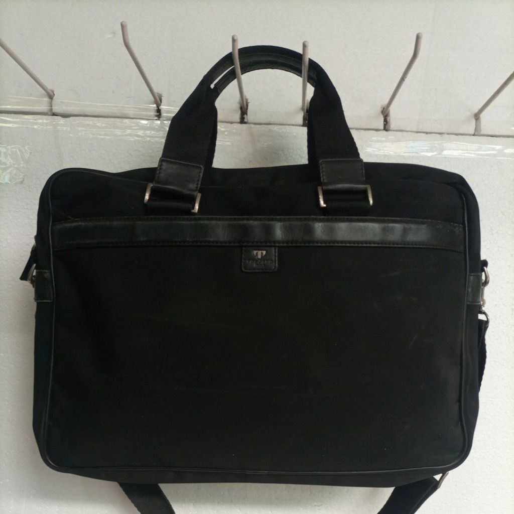 Toscano laptop Bag-alas-38,5x8cm-tinggi-31cm-preloved
