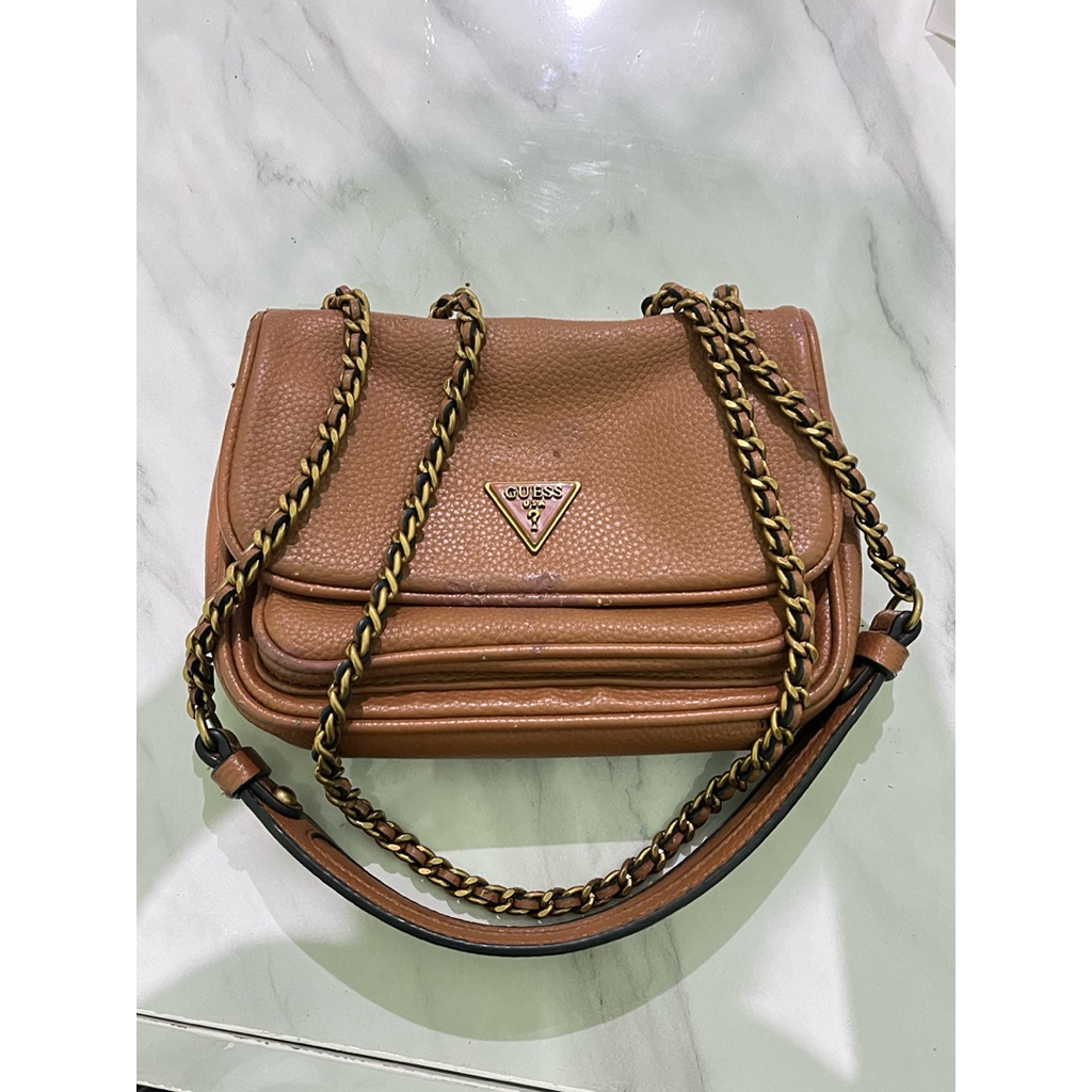 PRELOVED TAS GUESS ORIGINAL TAG PUTIH