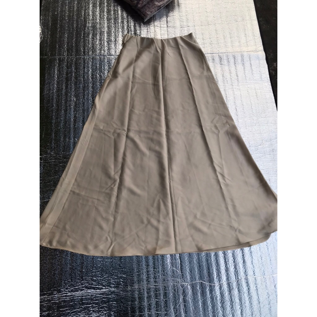 Preloved SATIN SKIRT
