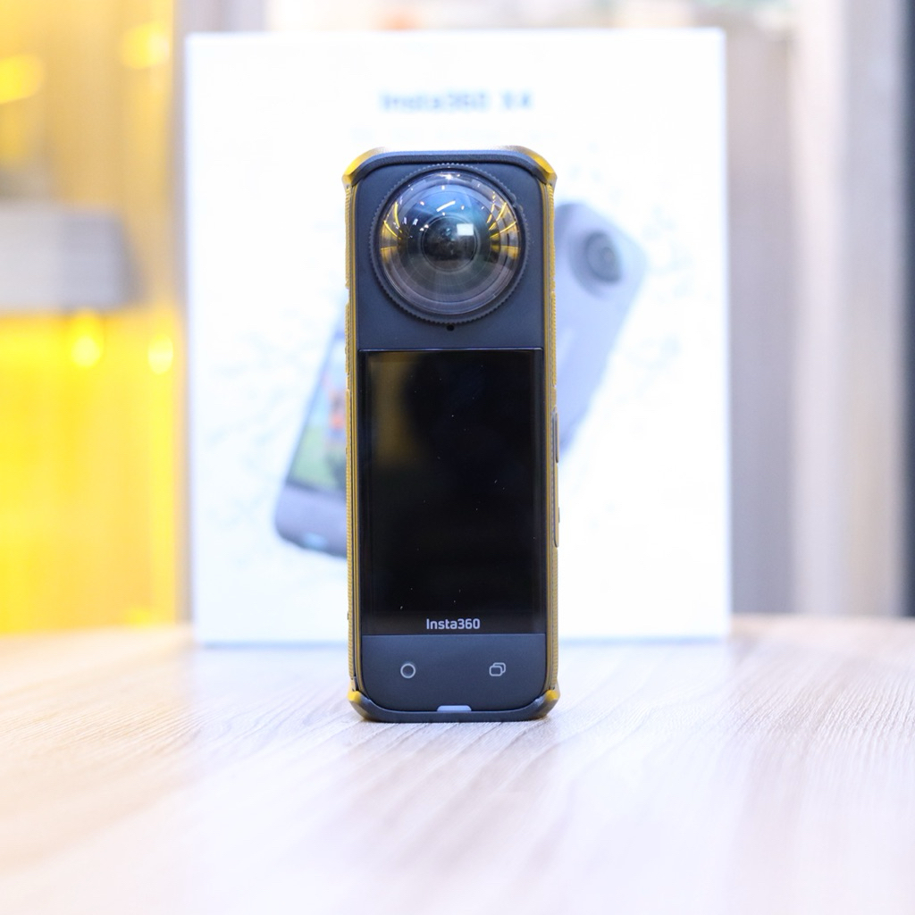 INSTA360 X4 360 CAMERA VLOGING ACTION CAM SECOND LIKE NEW