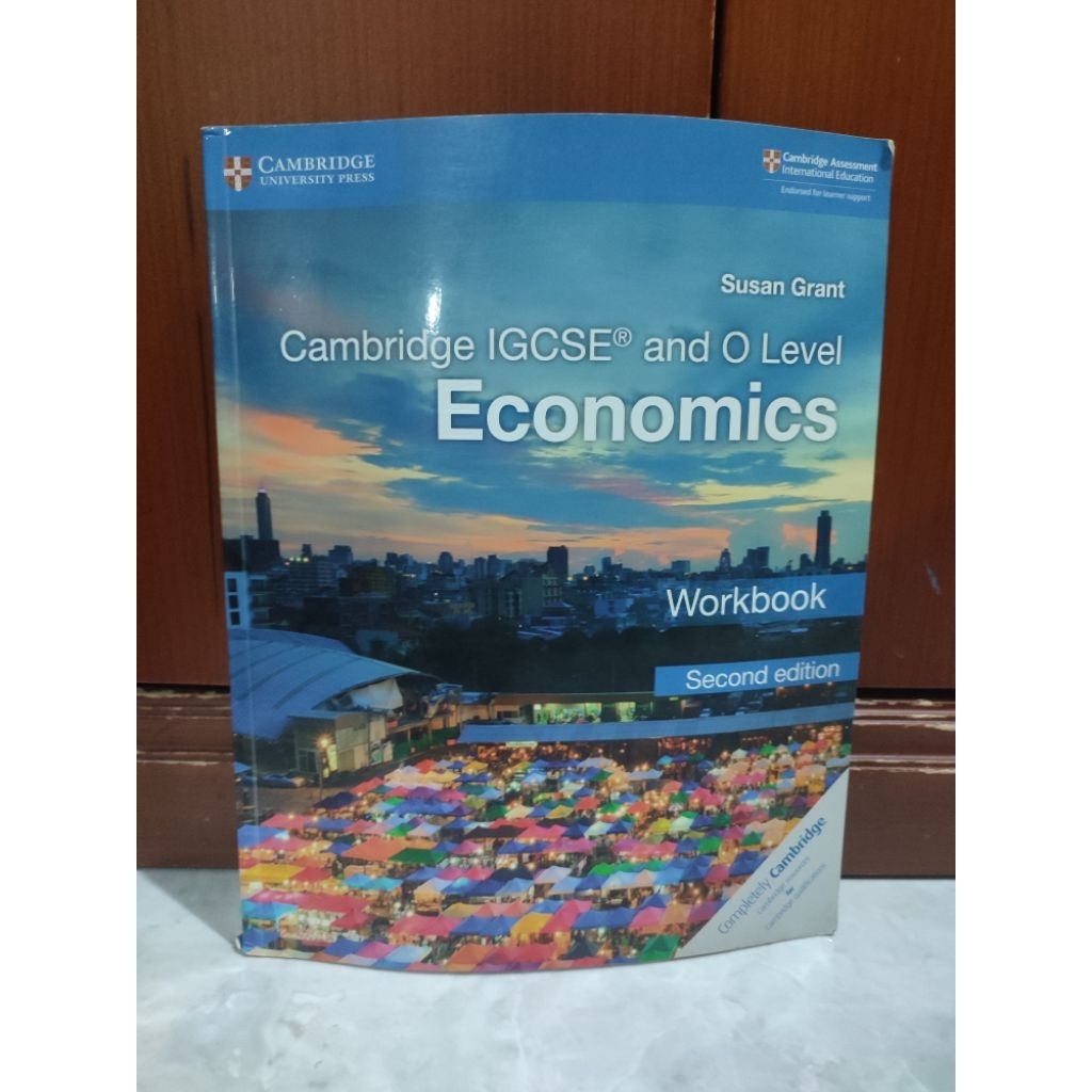 Buku Bekas Cambridge IGCSE and O Level Economics Workbook Second Edition