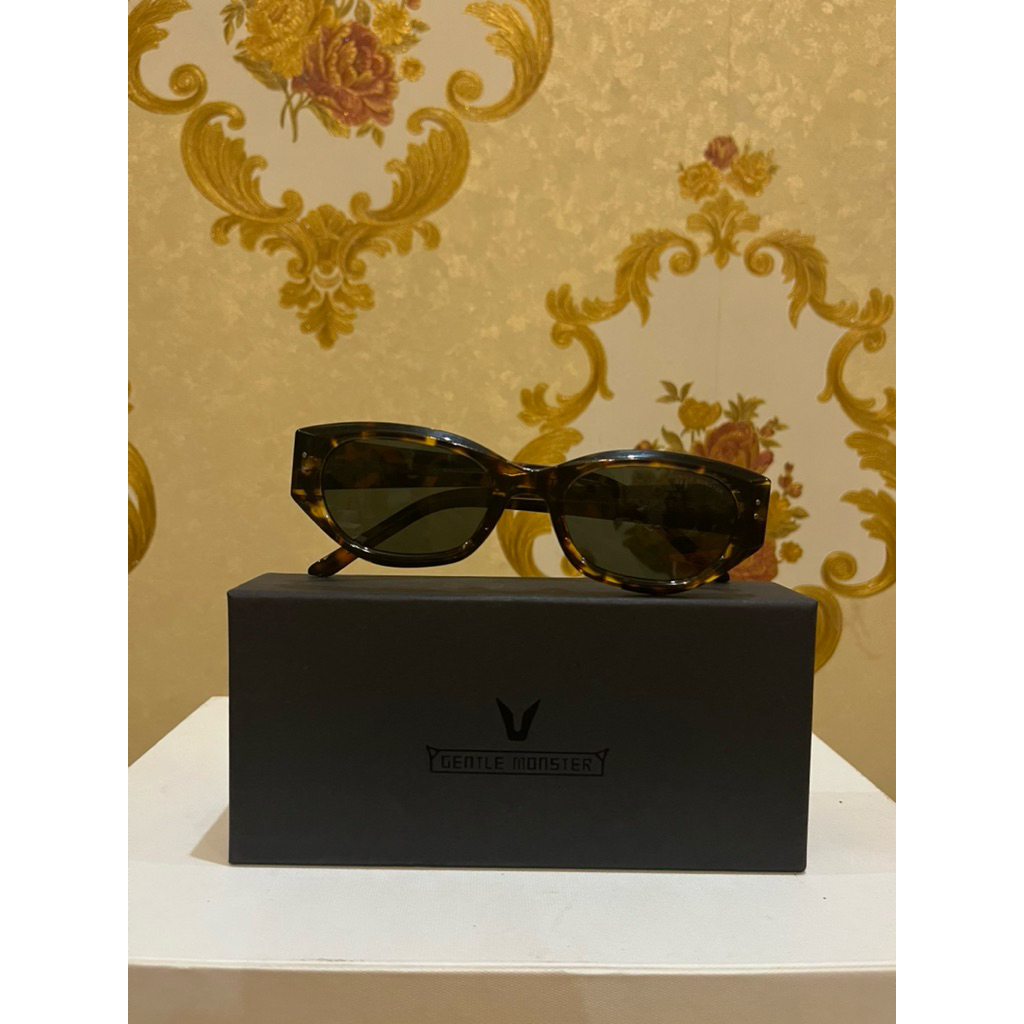 GENTLE MONSTER KACAMATA MEWAH ORAY - GM01