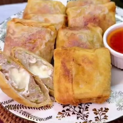 

DIMSUM GORENG LUMER ISI 4 + SAOS SAMBAL MERAH