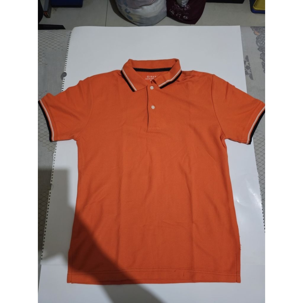 Polo kaos Giordano size M Preloved / bekas / second warna oren orange Original