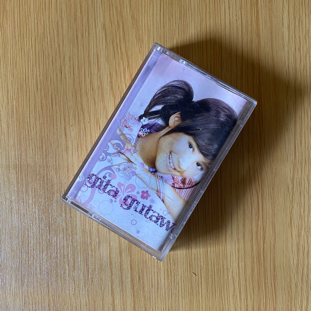 KASET PITA GITA GUTAWA