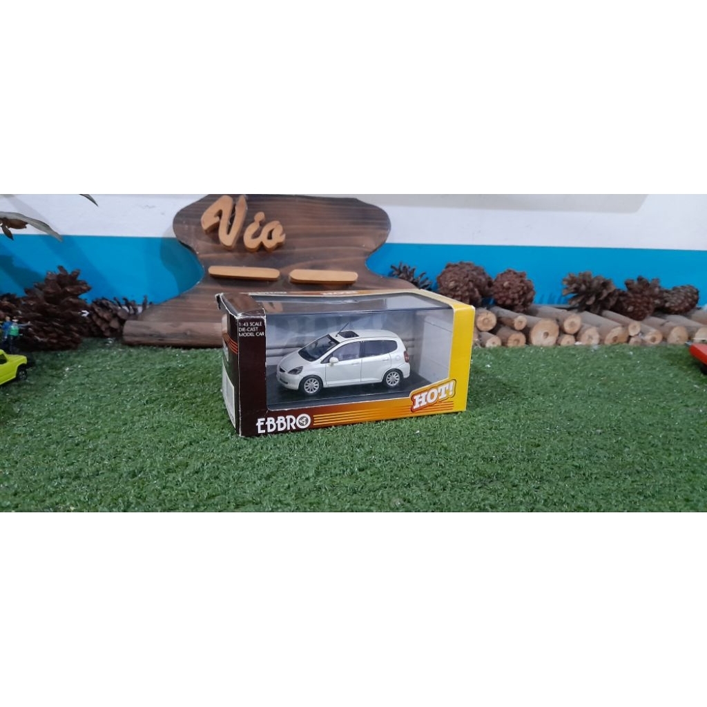 Diecast Miniatur Honda Jazz putih skala 1:43
