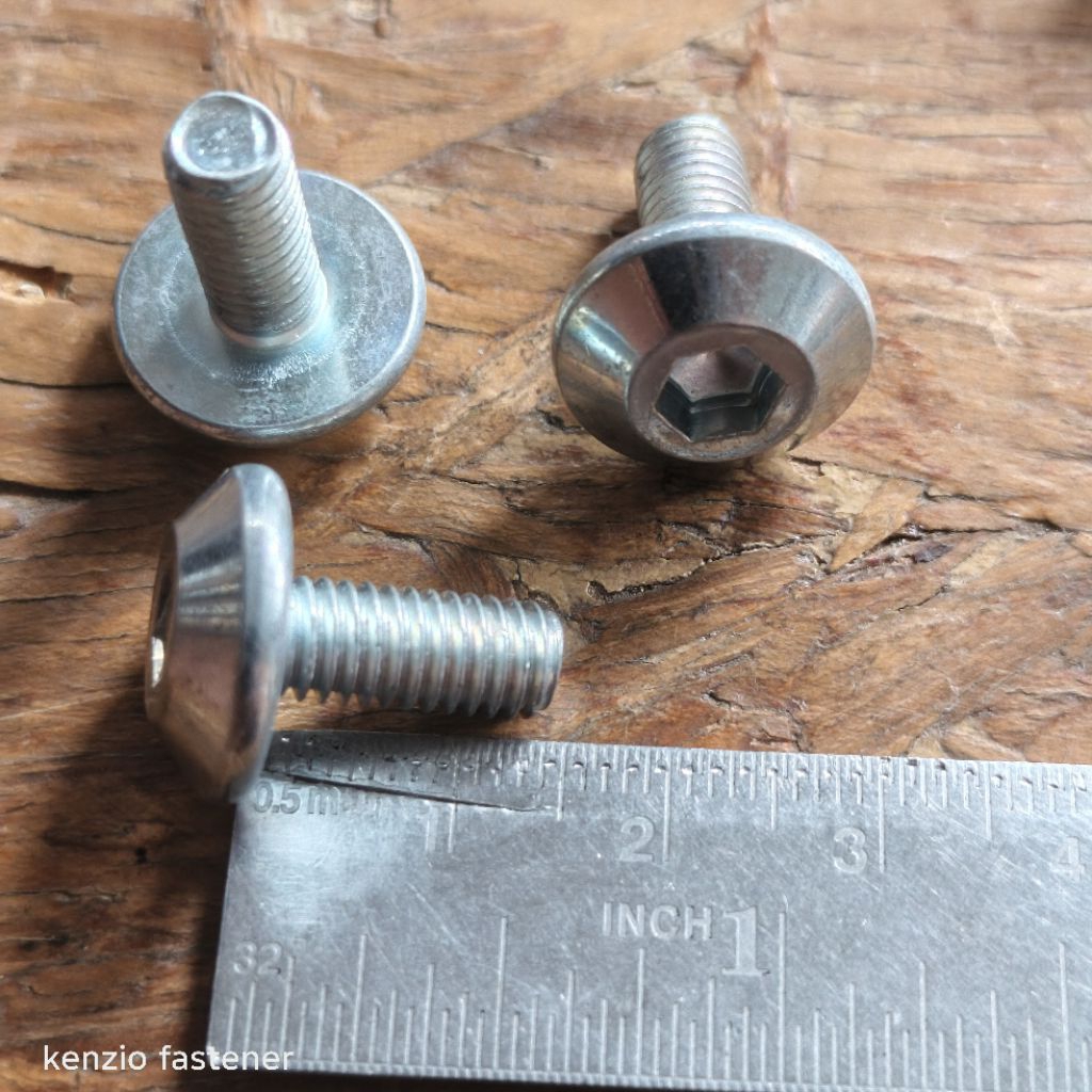 Baut cover body Yamaha Vixion