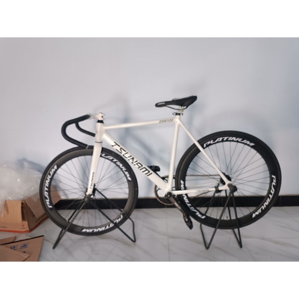 sepeda fixie tsunami putih