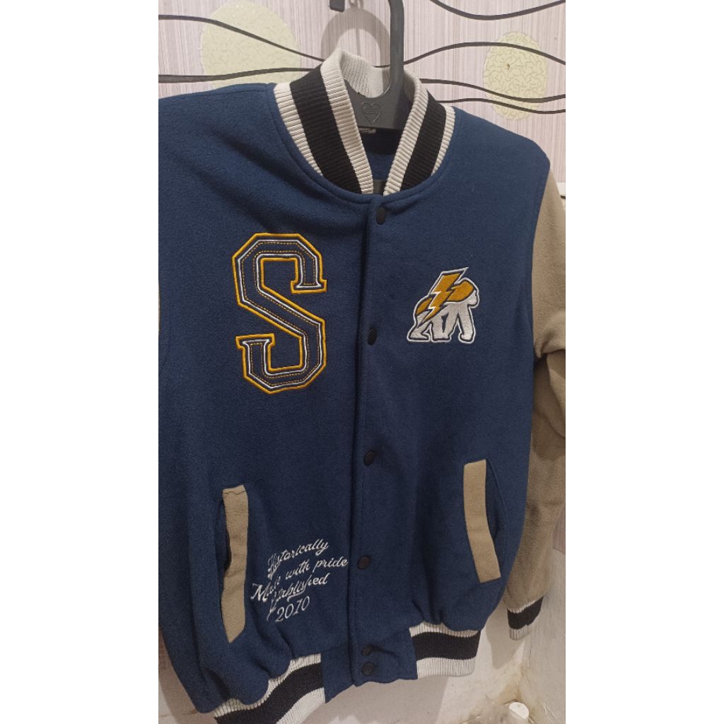 KUALITAS BAGUS JAKET FOOD BALL UNISEX SECOND REAL PICTURE LD84CM P60CM